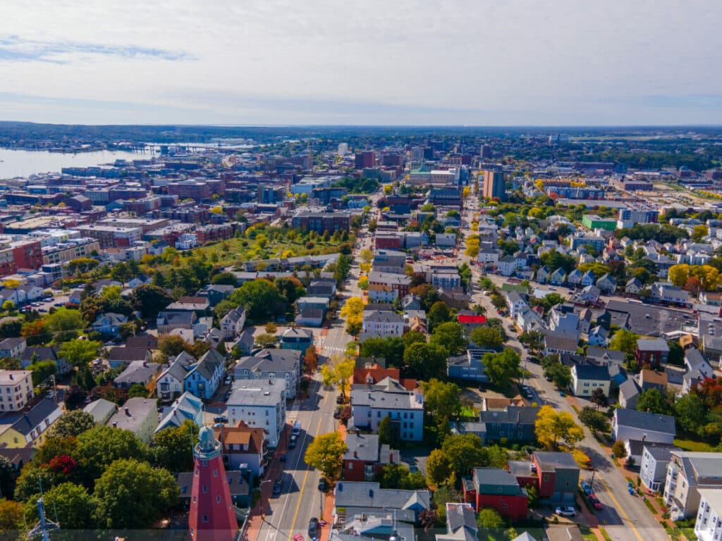 6 Best Moving Companies in Maine 2024